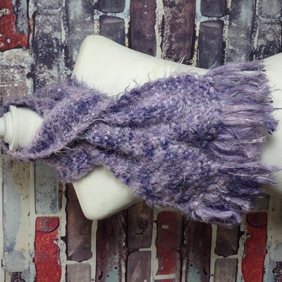 Artisan Crafted Eyelash Fringe Scarf - Picture 2 of 3